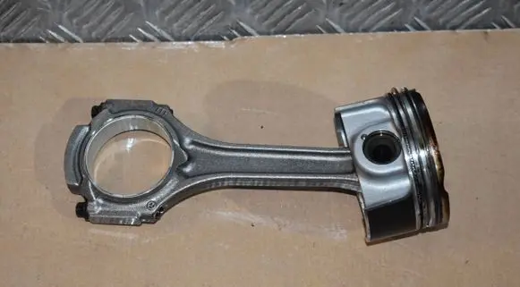 Mercedes-Benz E W213 Piston 