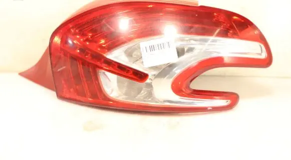 Peugeot 208 Rear/tail lights 00417V0001
