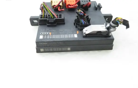 Audi A4 S4 B6 8E 8H Light module LCM 8E0907279B