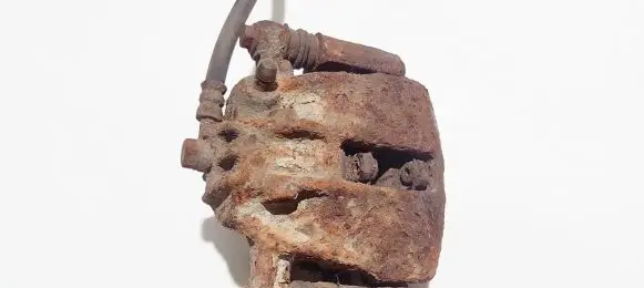 Mitsubishi Carisma Front brake caliper