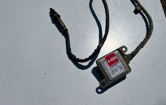 Volkswagen PASSAT B8 Lambda probe sensor 04L907805C