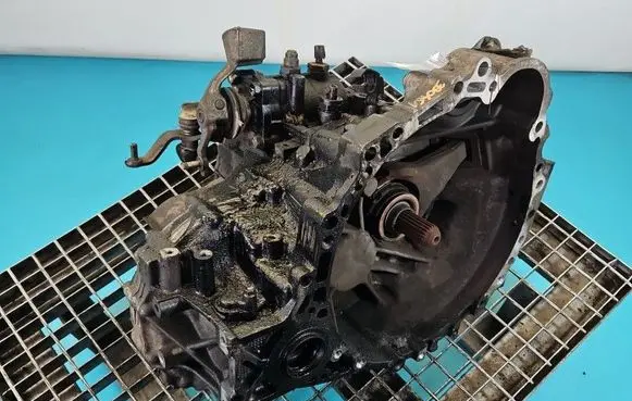 Manual 5 speed gearbox