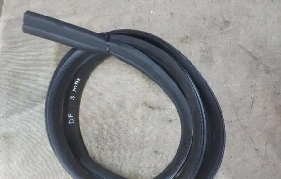 Ford S-MAX Front door rubber seal SMBK