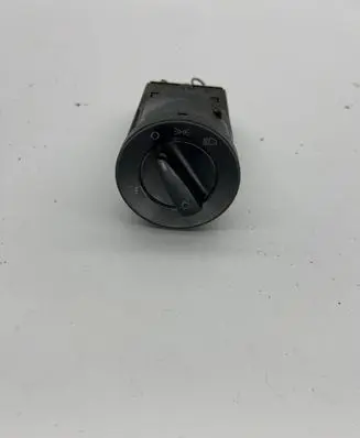Volkswagen Golf IV Light switch 1C0941531 04052030