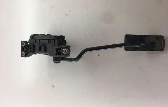 Volvo S40, V40 Accelerator throttle pedal 30865642 M865642