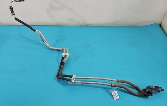 Engine coolant pipe/hose