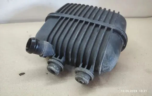 Intake resonator