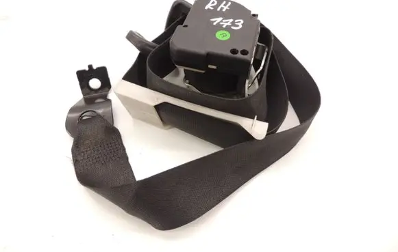 Opel Zafira A Front seatbelt D173