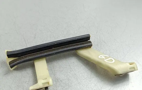 DS Automobiles 7 Crossback Rear door windshield rail 9821857080