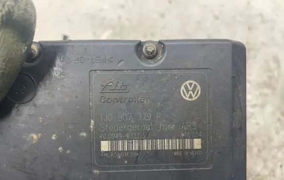 Volkswagen Golf IV ABS Pump 1J0907379P