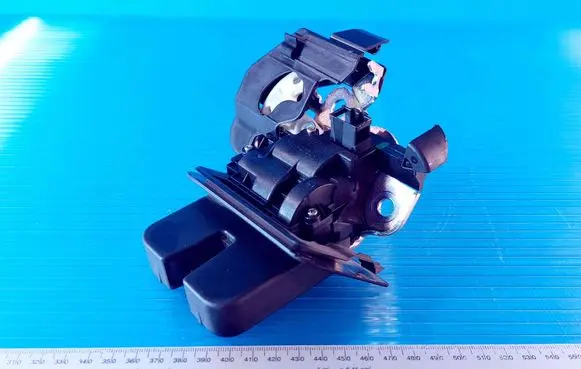 Audi A6 S6 C7 4G Loading door lock 8R0827505