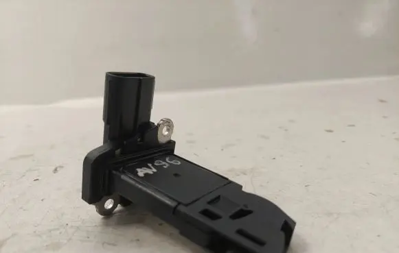 Toyota Avensis T270 Mass air flow meter 2220426010