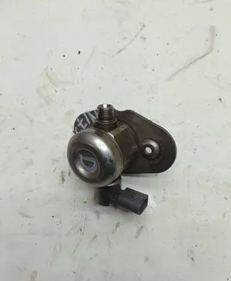 BMW 6 F12 F13 Fuel injection high pressure pump 13517599865