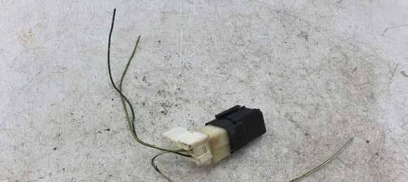 Nissan X-Trail T30 Other relay 2563079960 0407011531
