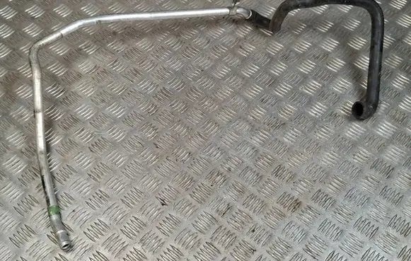 Engine coolant pipe/hose