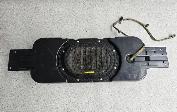Jeep Wrangler Subwoofer speaker 