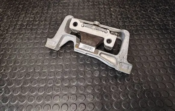Mercedes-Benz CLA C117 X117 W117 Engine mount bracket A2462402617