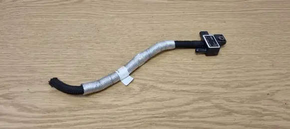 BMW 3 G20 G21 Exhaust gas pressure sensor 8570686