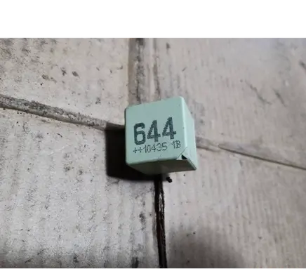 Volkswagen Caddy Other relay 4H0951253