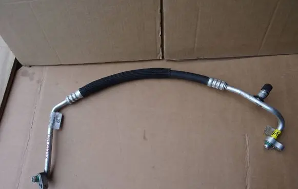 KIA Xceed Air conditioning (A/C) pipe/hose 97762G4950
