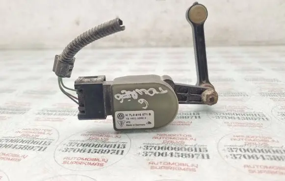Volkswagen Touareg I Rear air suspension level height sensor 7L0616571B