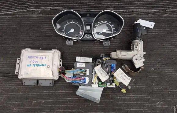 Ford Fiesta Engine ECU kit and lock set CV6A12B684BB C1B112A650FE AV1T15K600JG