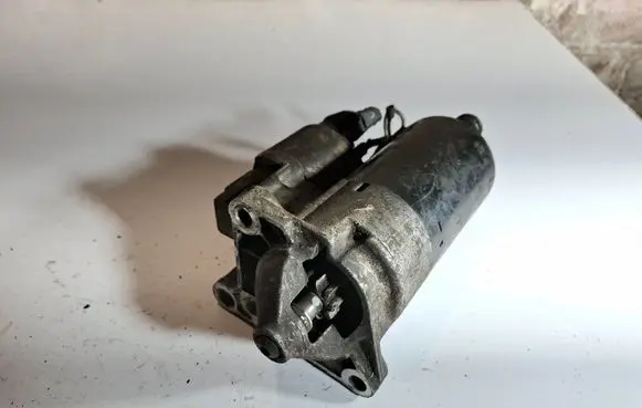 Renault Megane I Starter motor 0001107047