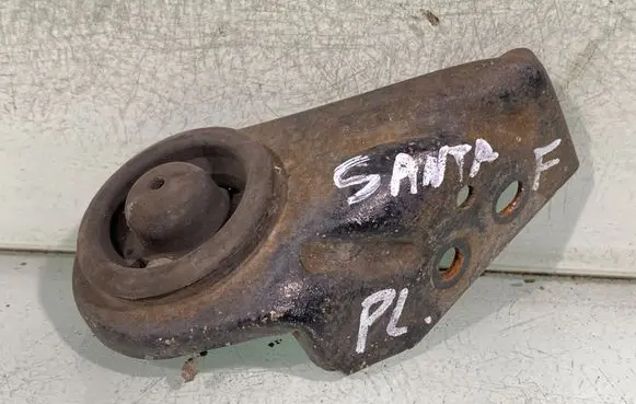 Radiator mount bracket