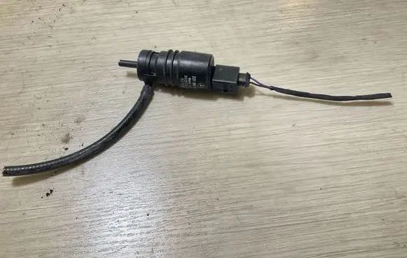 Mercedes-Benz Sprinter W906 Windscreen/windshield washer pump 2218690121 3028232