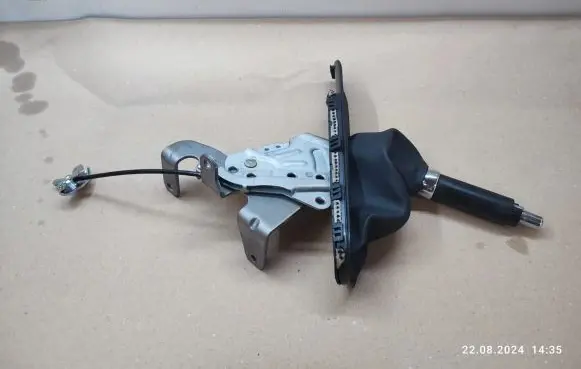 Mini One - Cooper Coupe R56 Handbrake/parking brake lever assembly 6774814
