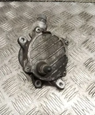 Volvo V70 Vacuum pump 30731825