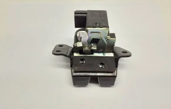 Hyundai i30 Tailgate lock latch 812302L000