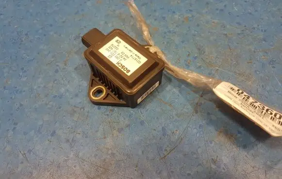 BMW 7 E38 ESP acceleration yaw rate sensor 0265005249