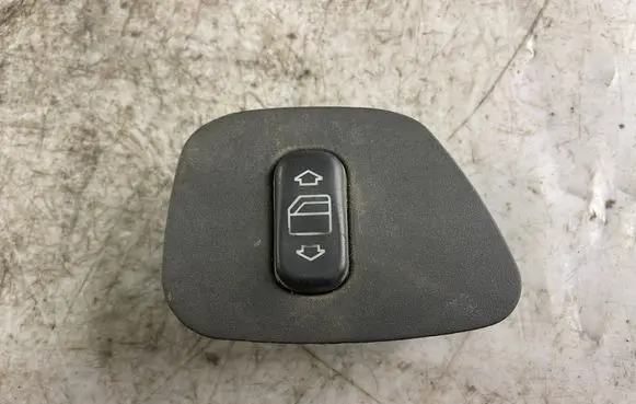 Mercedes-Benz E W210 Electric window control switch 2108200510