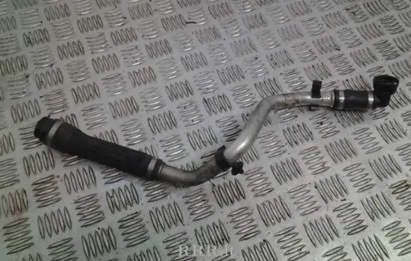 Audi RS4 Engine coolant pipe/hose 8E0133817G