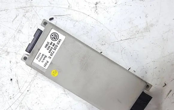 Volkswagen Touran I Voice control module 1K0035729E TELEFONU