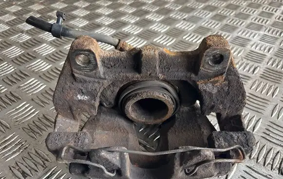 Opel Zafira B Front brake caliper