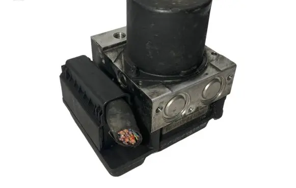 BMW 5 E60 E61 ABS Pump 6768550 34516768550 0265236004