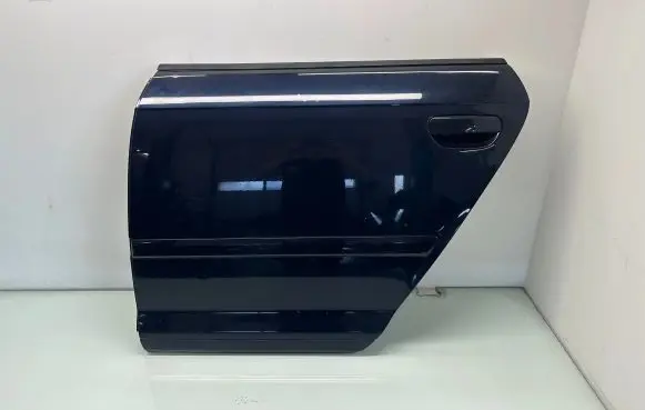 Audi A3 S3 8P Rear door