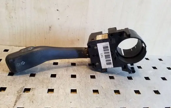 Volkswagen PASSAT B5 Indicator stalk 8LO953513G