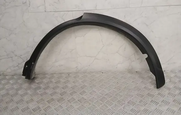Rear bumper corner part panel trim