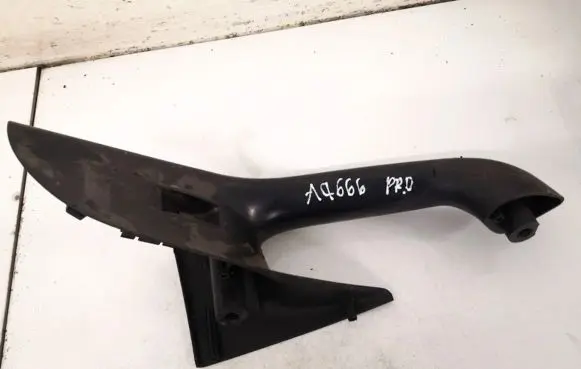 Volkswagen PASSAT B6 Front door window switch trim 3c1867180