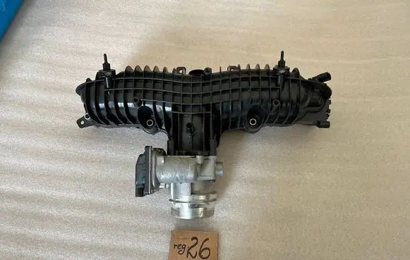 Volvo XC60 Intake manifold 32257808