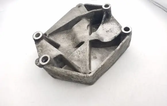 Opel Astra H Engine mounting bracket 55210423