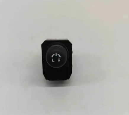 Suzuki Vitara (LY) Wing mirror switch 3795057L00