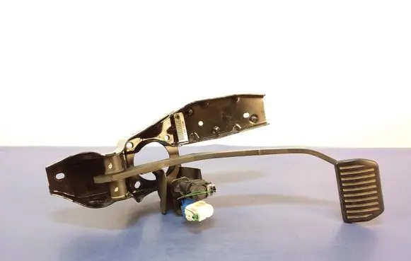 Ford Mondeo MK IV Accelerator throttle pedal 7G9N 2D094RB