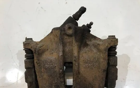 Ford Mondeo Mk III Front brake caliper
