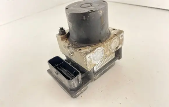 Skoda Fabia Mk2 (5J) ABS Pump 6R0907379C
