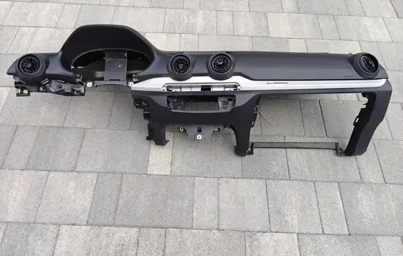 Audi Q2 - Dashboard 34208061H 81A880204D 1129077280190