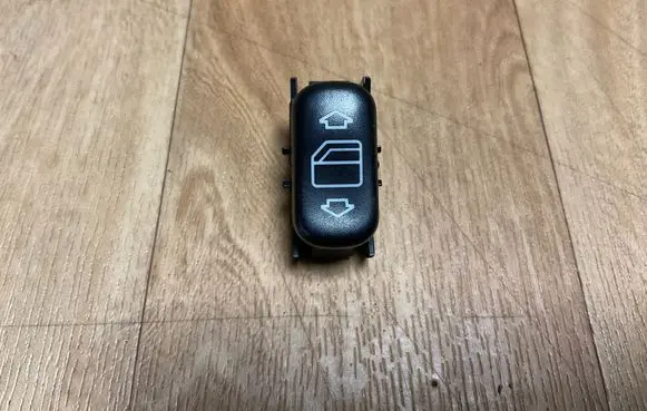 Mercedes-Benz A W168 Electric window control switch 2108208210 0399 03100550